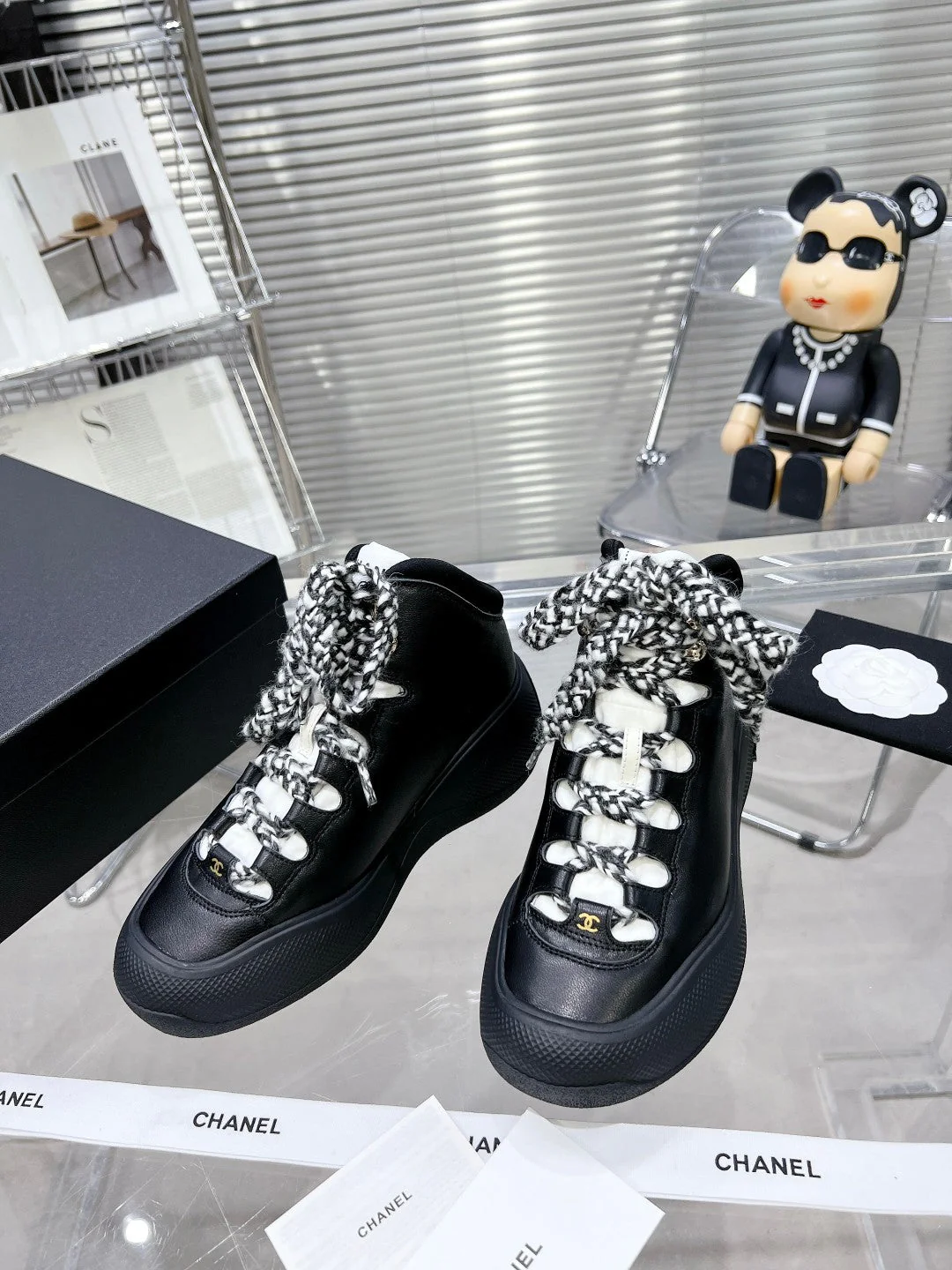 CC CANO ALTO SNEAKER IN BLACK CALFSKIN AND RUBBER