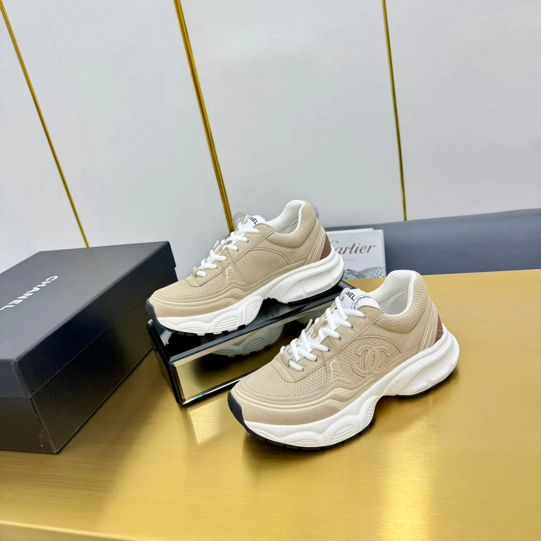 DAD SNEAKER IN TUSCAN BEIGE SUEDE AND BREATHABLE MESH
