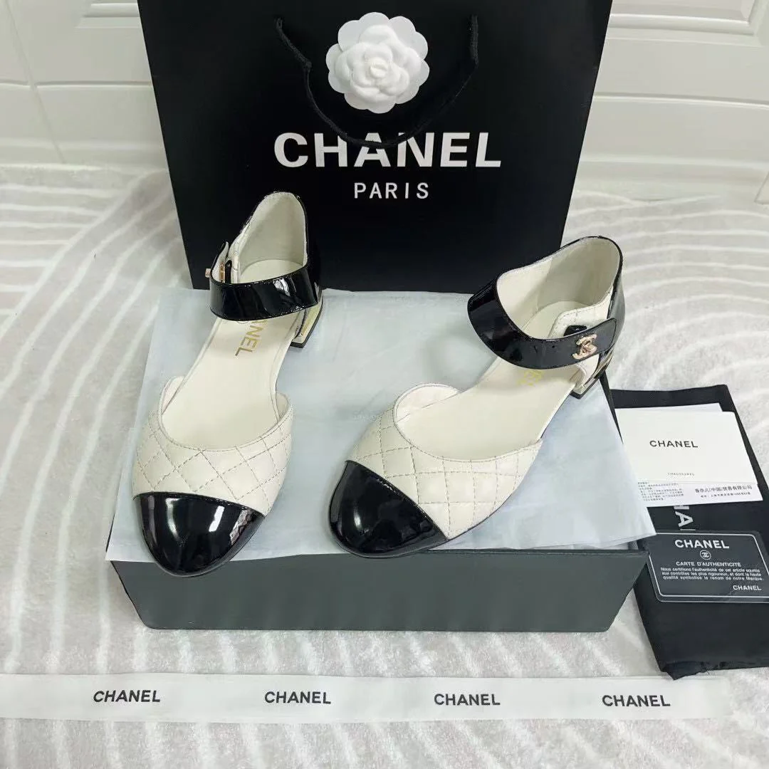 CC FLAT SANDAL IN WHITE MIX BLACK CALFSKIN