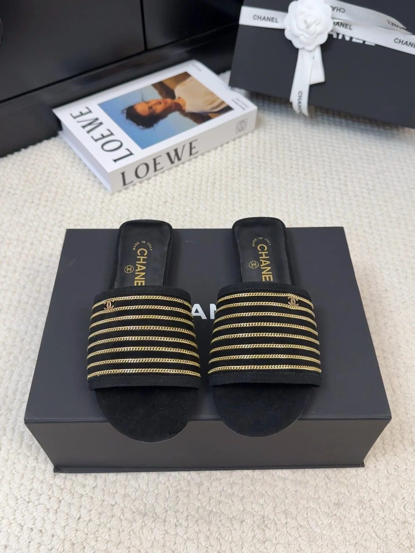 FLAT SLIDE IN BLACK SUEDE WITH GOLD CRYSTALS