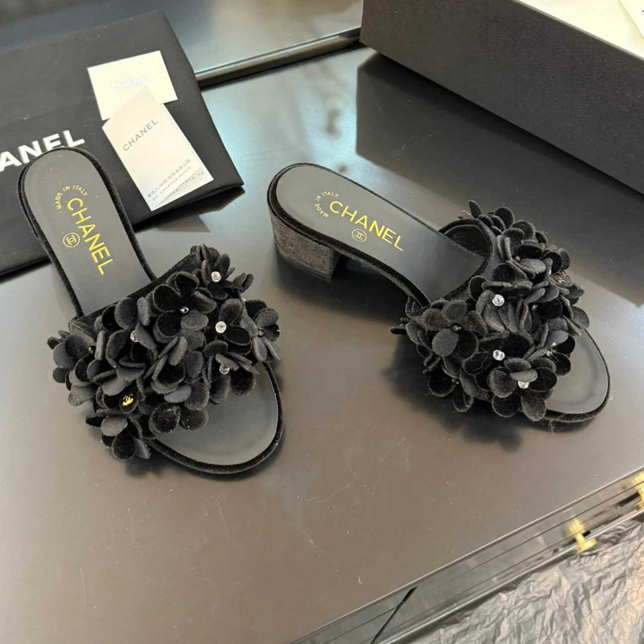 MID HEEL 45 MM MULE IN BLACK VELVET