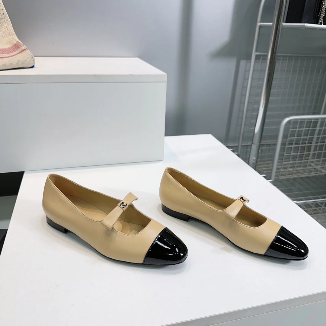 CHANEL FLAT MARY JANE SHOES 25S IN BEIGE LAMBSKIN MIX BLACK GLOSSY WITH BOW