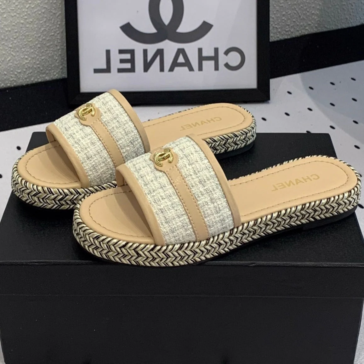 Double CC Women Beige Cream/ White Slippers Calfskin