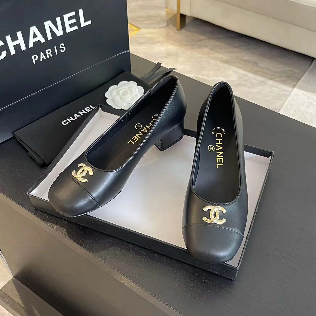 CC PUMP BLACK CALFSKIN