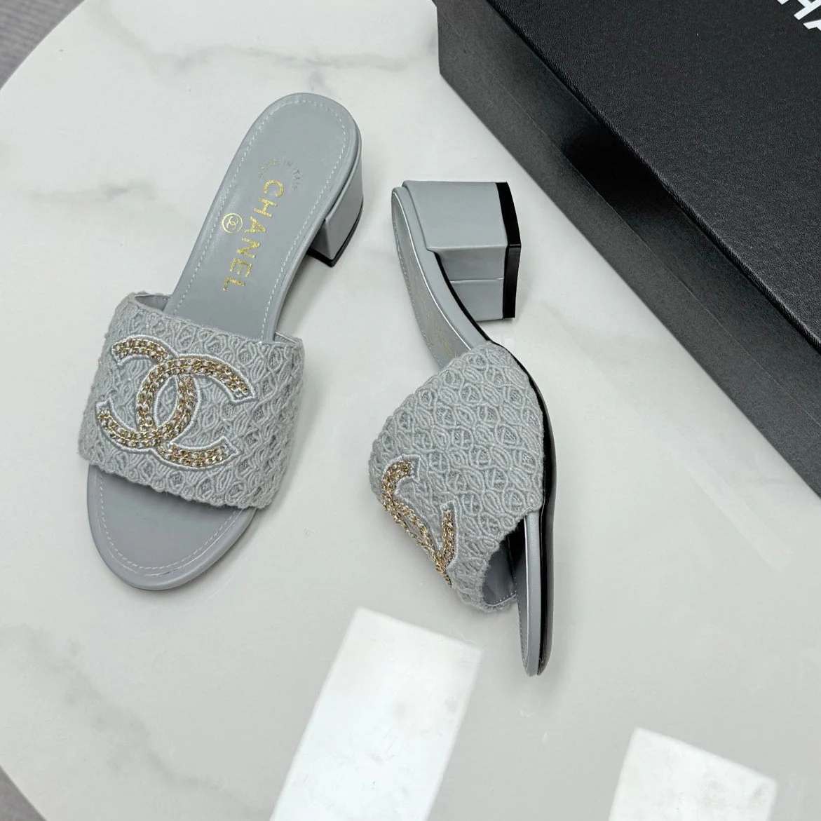 CC HIGH HEEL 25S INDUSTY BLUE GREY FABRIC AND CALFSKIN WITH LOGO