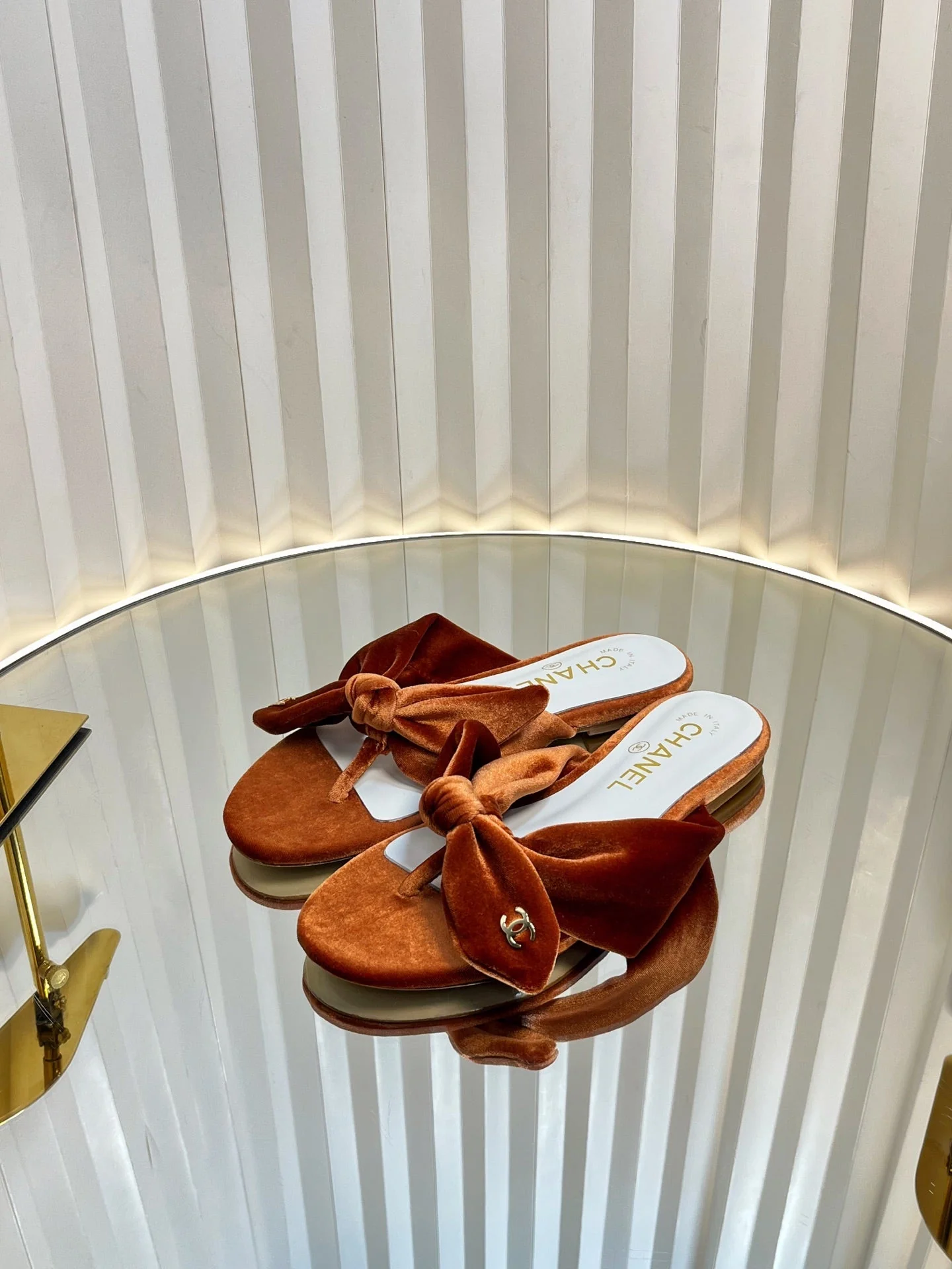 LACE SANDALS IN RUSSET BROWN VELVET