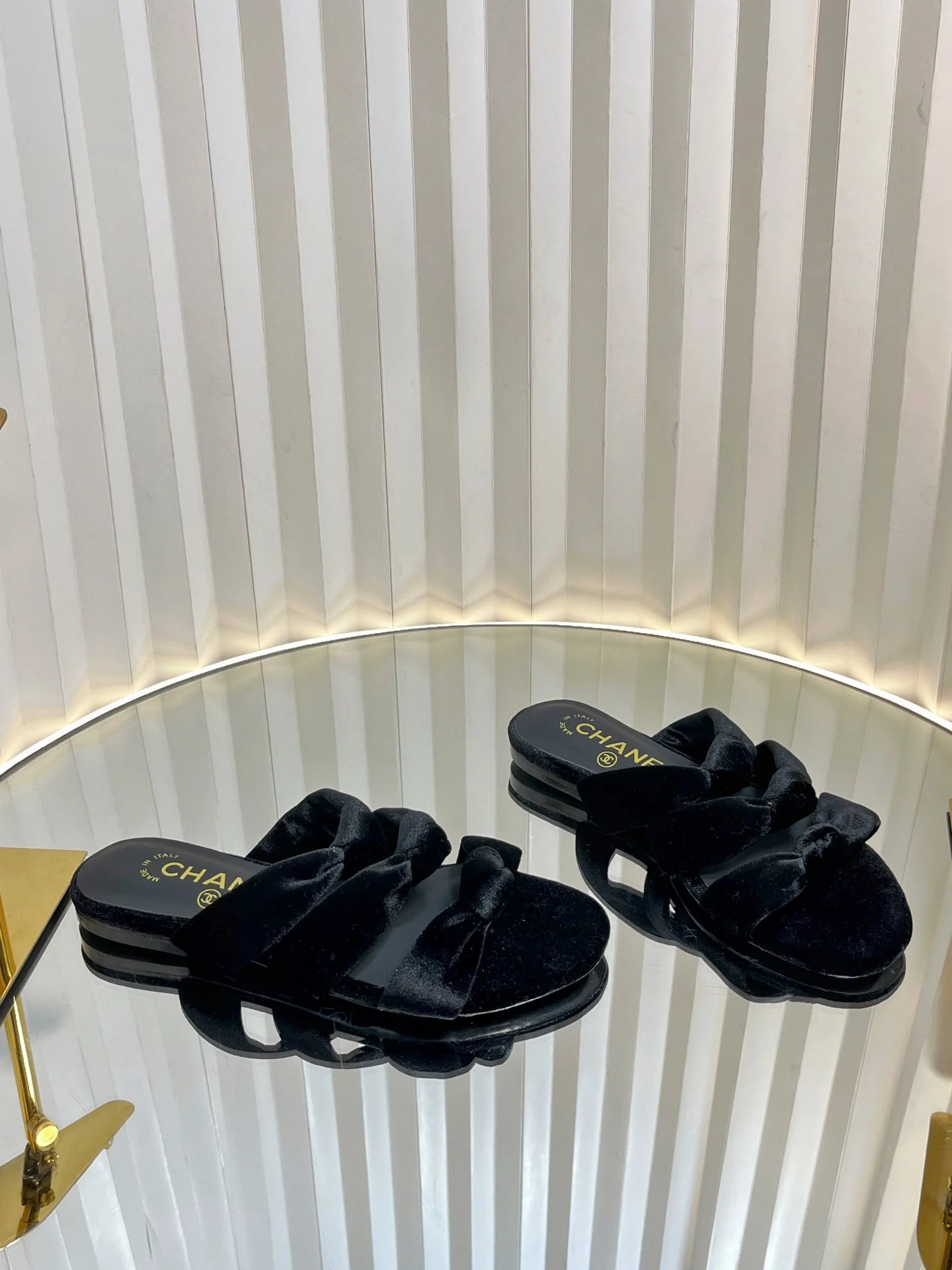 THREE STRAPS MULE IN BLACK VELVET