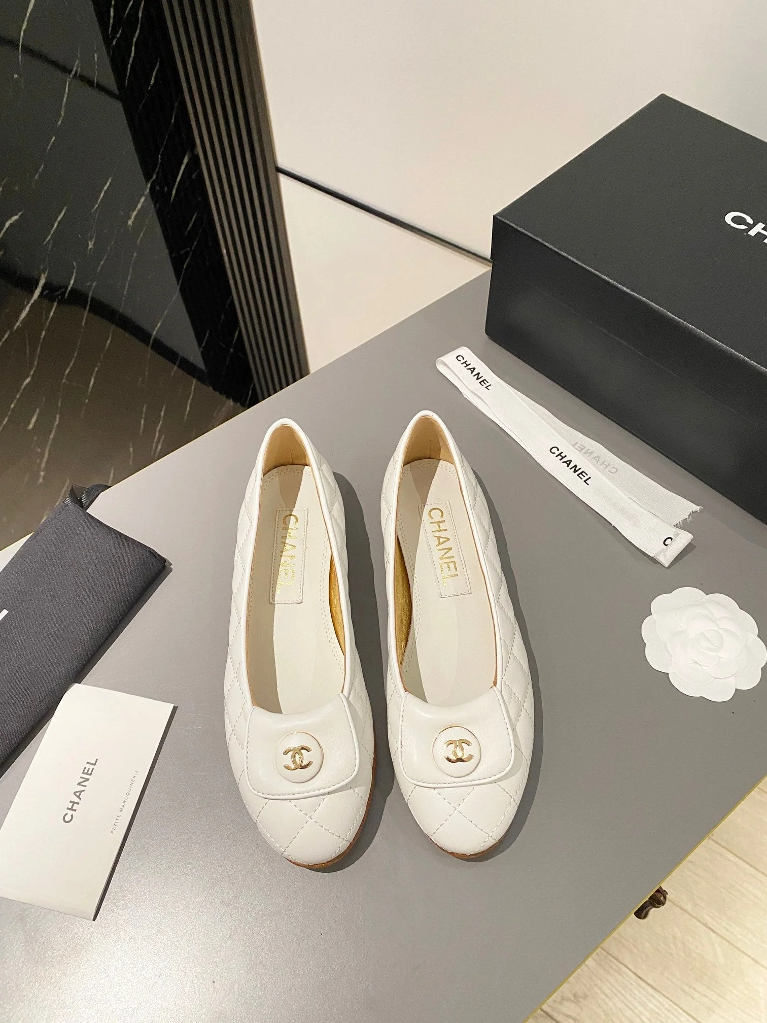 BALLET FLAT WHITE LAMBSKIN