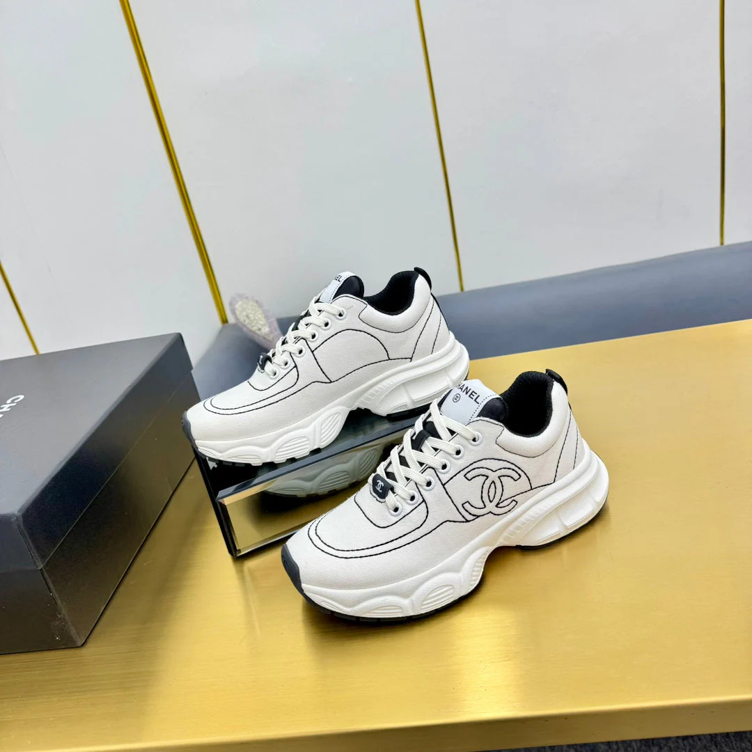 SNEAKER IN WHITE MIX BLACK BREATHABLE FABRIC