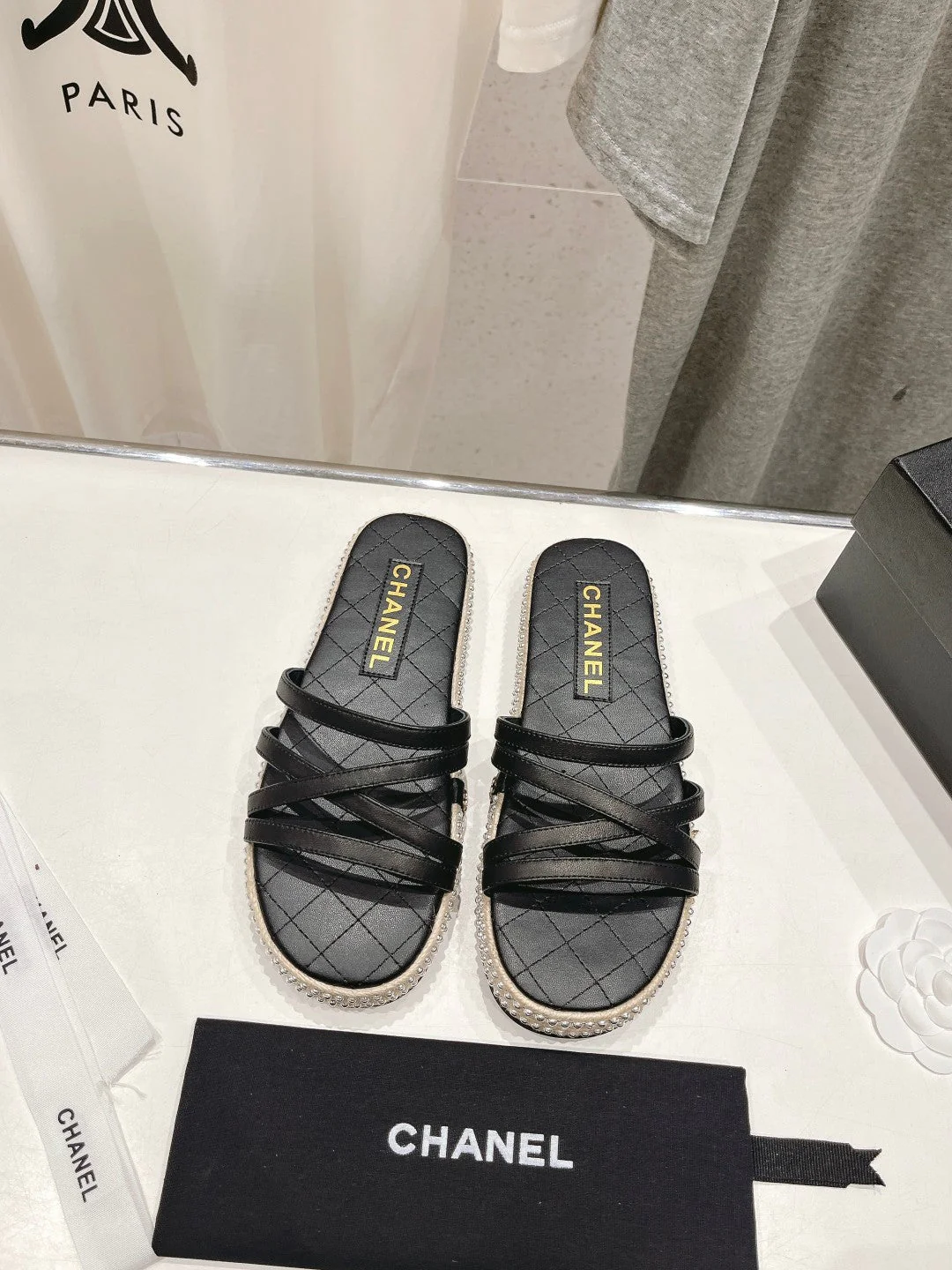 SLIPPERS CROSS STRAPS IN BLACK LAMBSKIN
