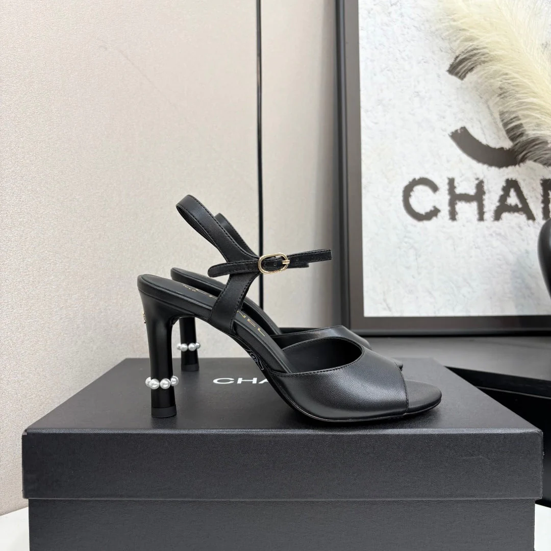 CC HIGH SANDAL 25S 80 MM IN BLACK CALFSKIN WITH PEARL DETAILS