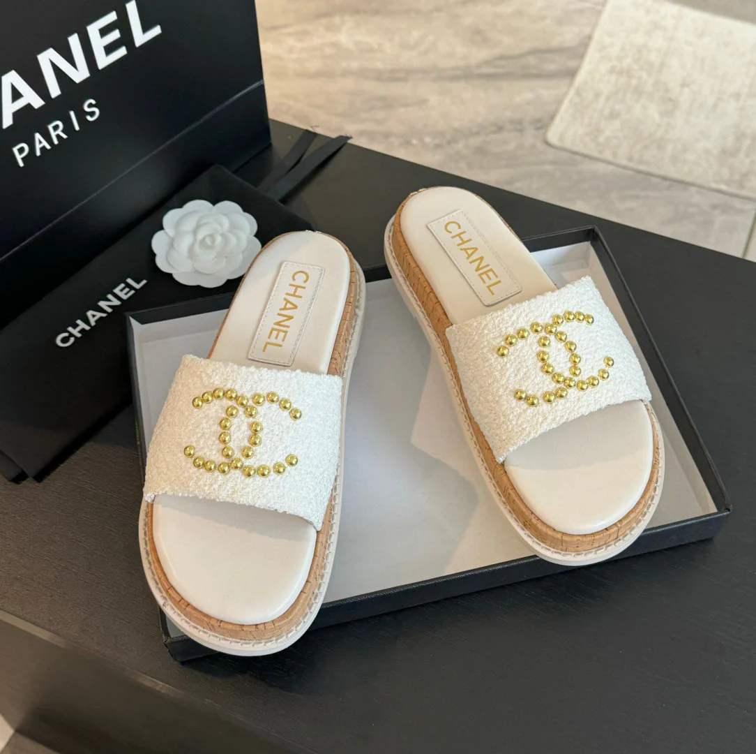 Double C Wood Grain Platform Slippers White Wool