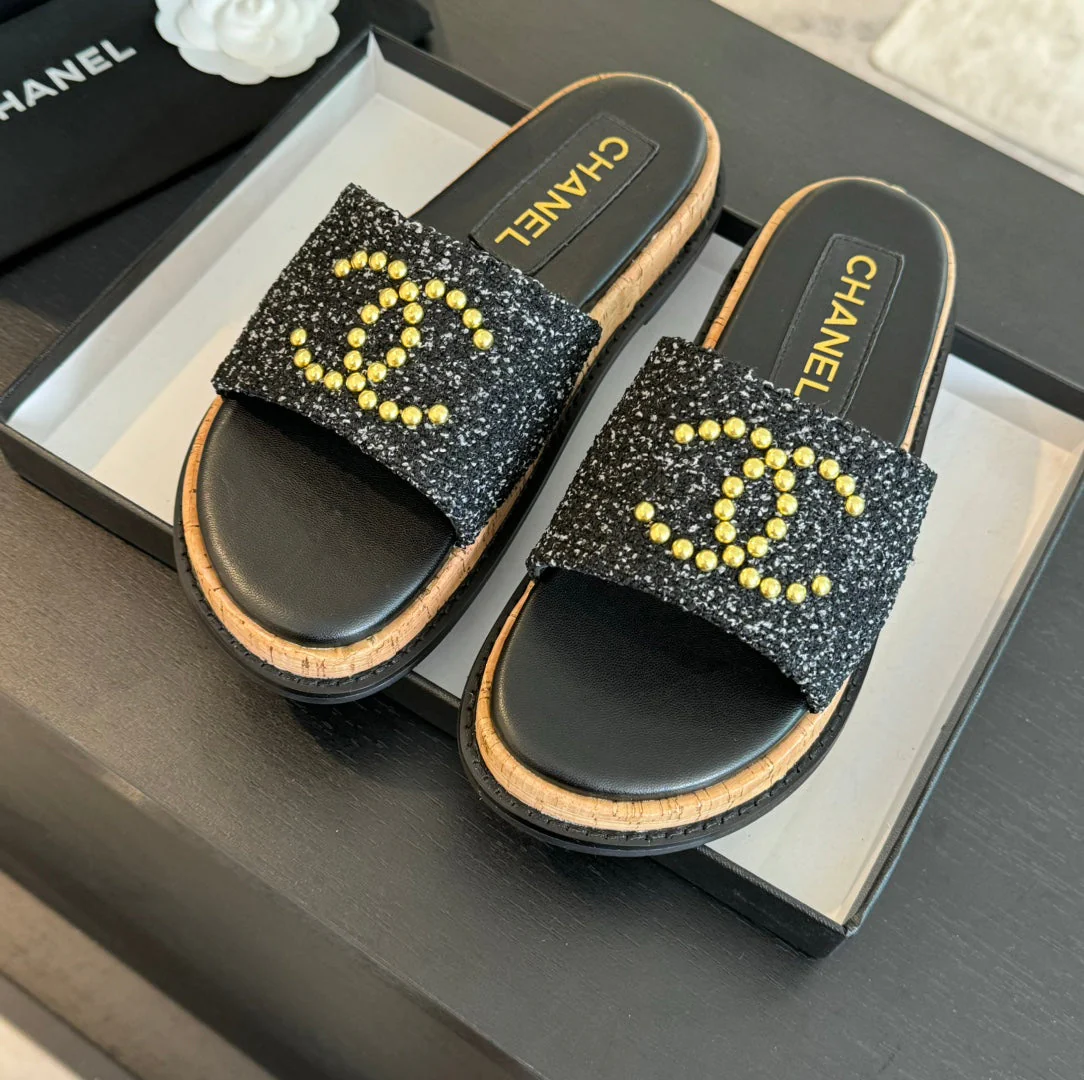 Double C Wood Grain Platform Slippers Black Wool