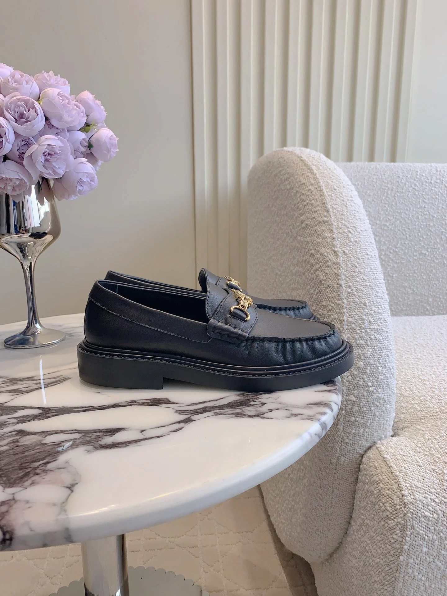 CHANEL 25S ARC DE TRIOMPHE LOAFERS IN BLACK CALFSKIN GOLD HARDWARE
