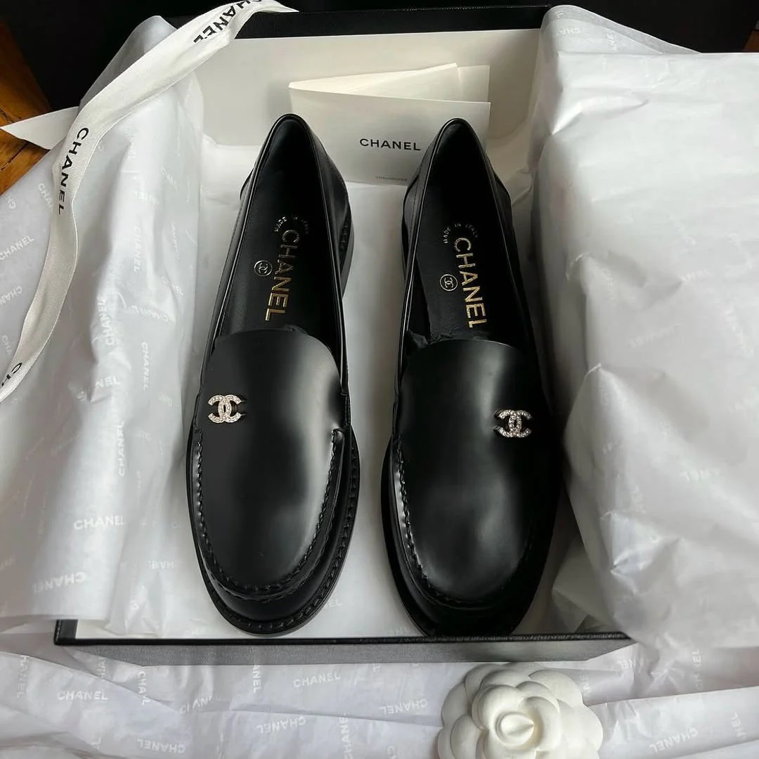 CC MOCCASINS 2025 IN BLACK CALFSKIN
