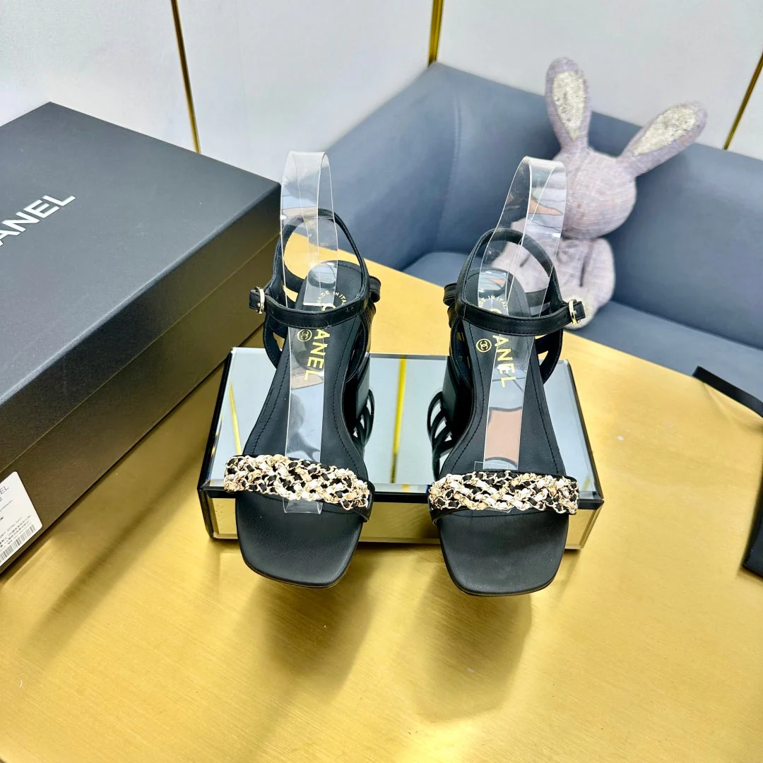 CC HIGH SANDAL 25S IN BLACK CALFSKIN