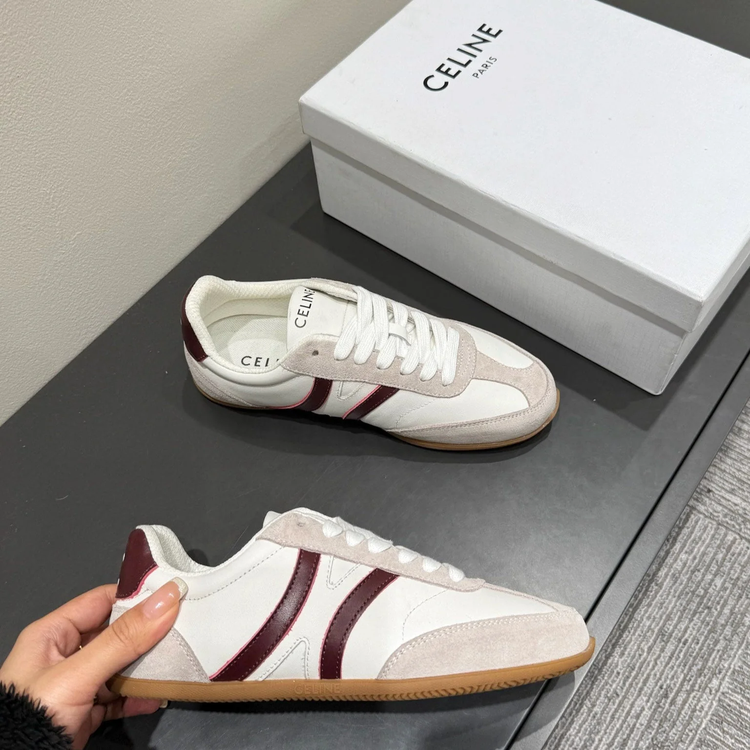 JOGGER LOW LACE-UP SNEAKER IN CALFSKIN & SUEDE WHITE/BEIGE/RED