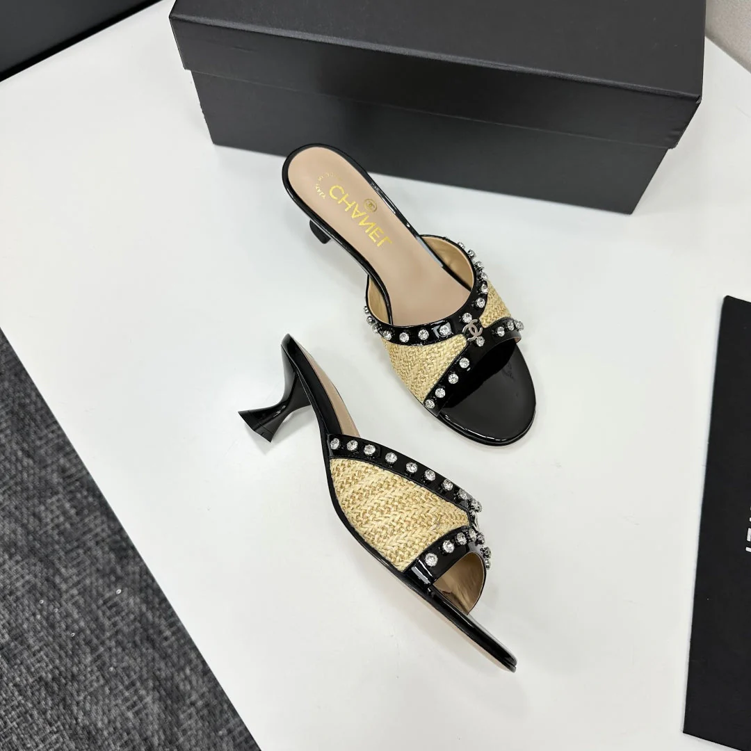 CC HIGH HEEL 25S 50 MM IN BEIGE RAFFIA AND BLACK CALFSKIN WITH CRYSTALS