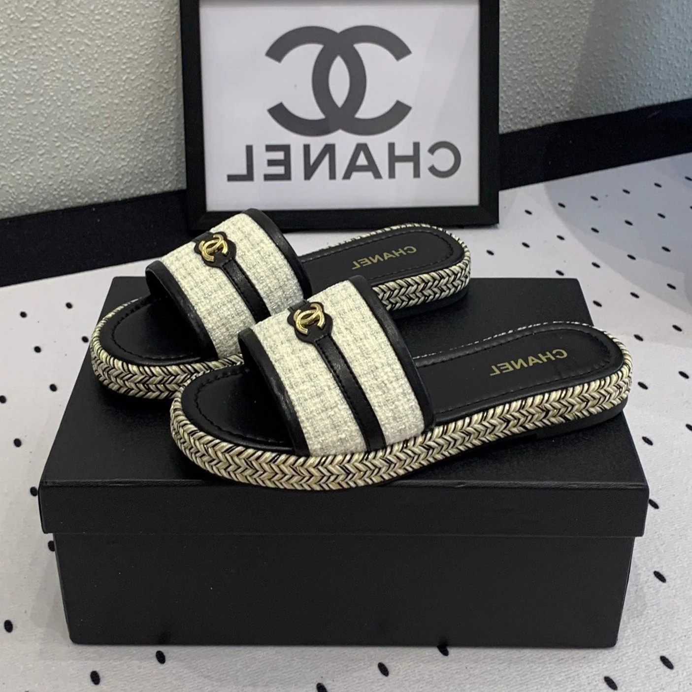 Double CC Women White Black Slippers Calfskin