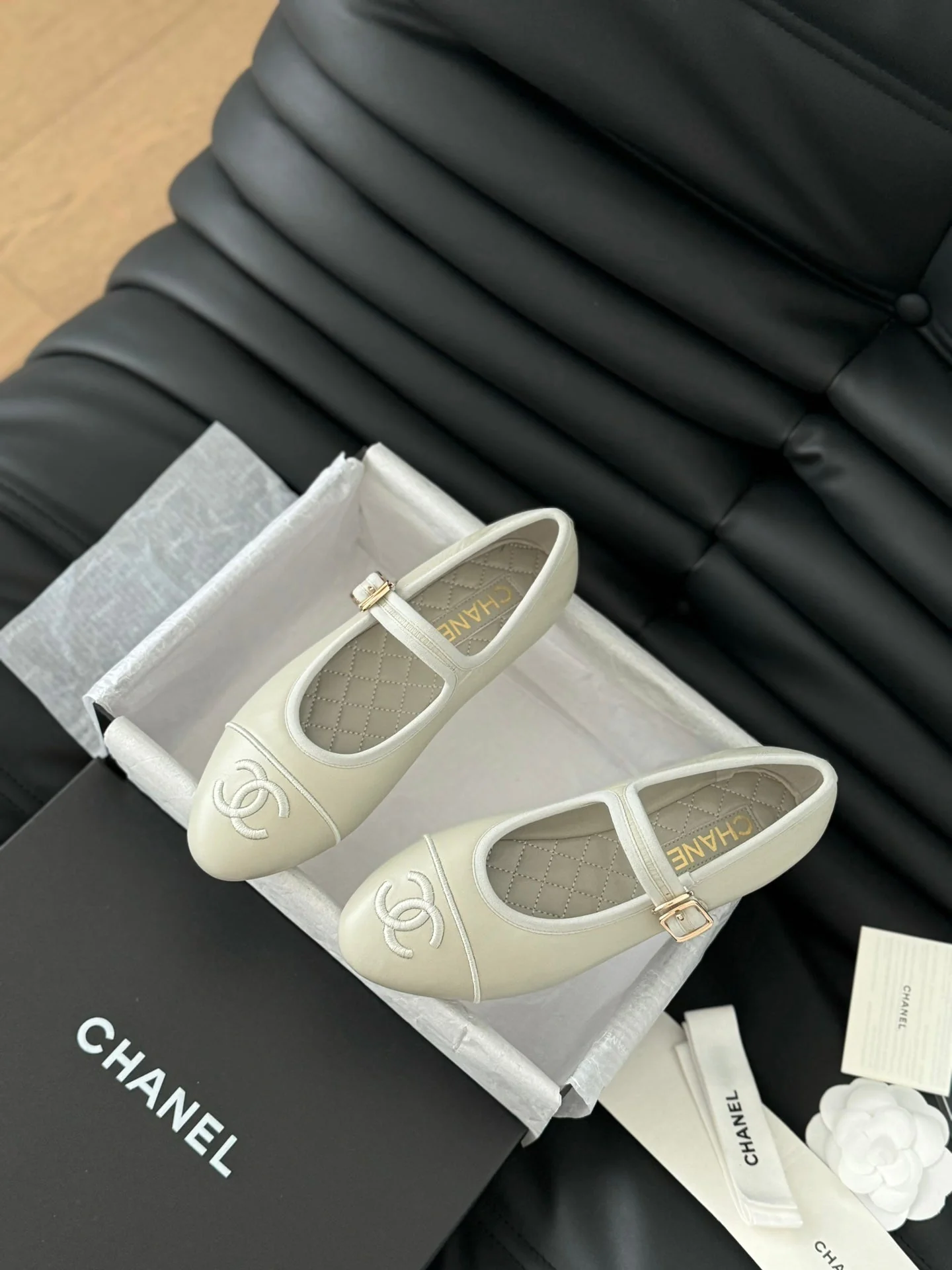 MARY JANE SHOES IN GREY LAMBSKIN
