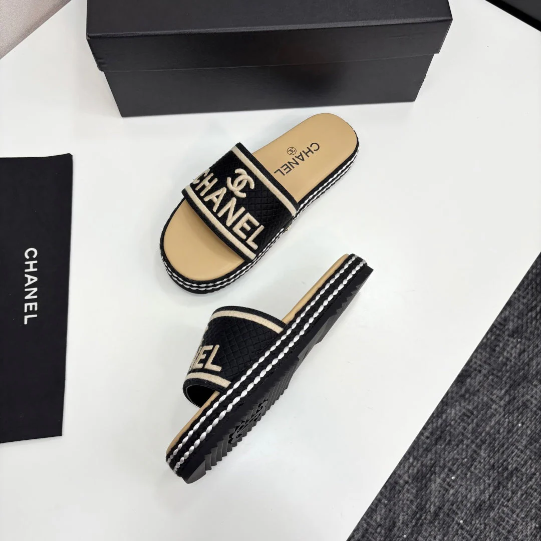 CC SLIDE SANDALS 25S IN BEIGE CALFSKIN MIX BLACK FABRIC