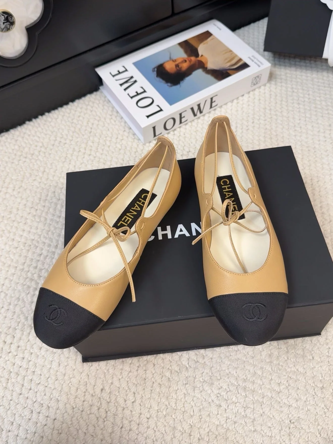 FLAT MARY JANE PUMPS IN SUN YELLOW LAMBSKIN MIX BLACK FABRIC