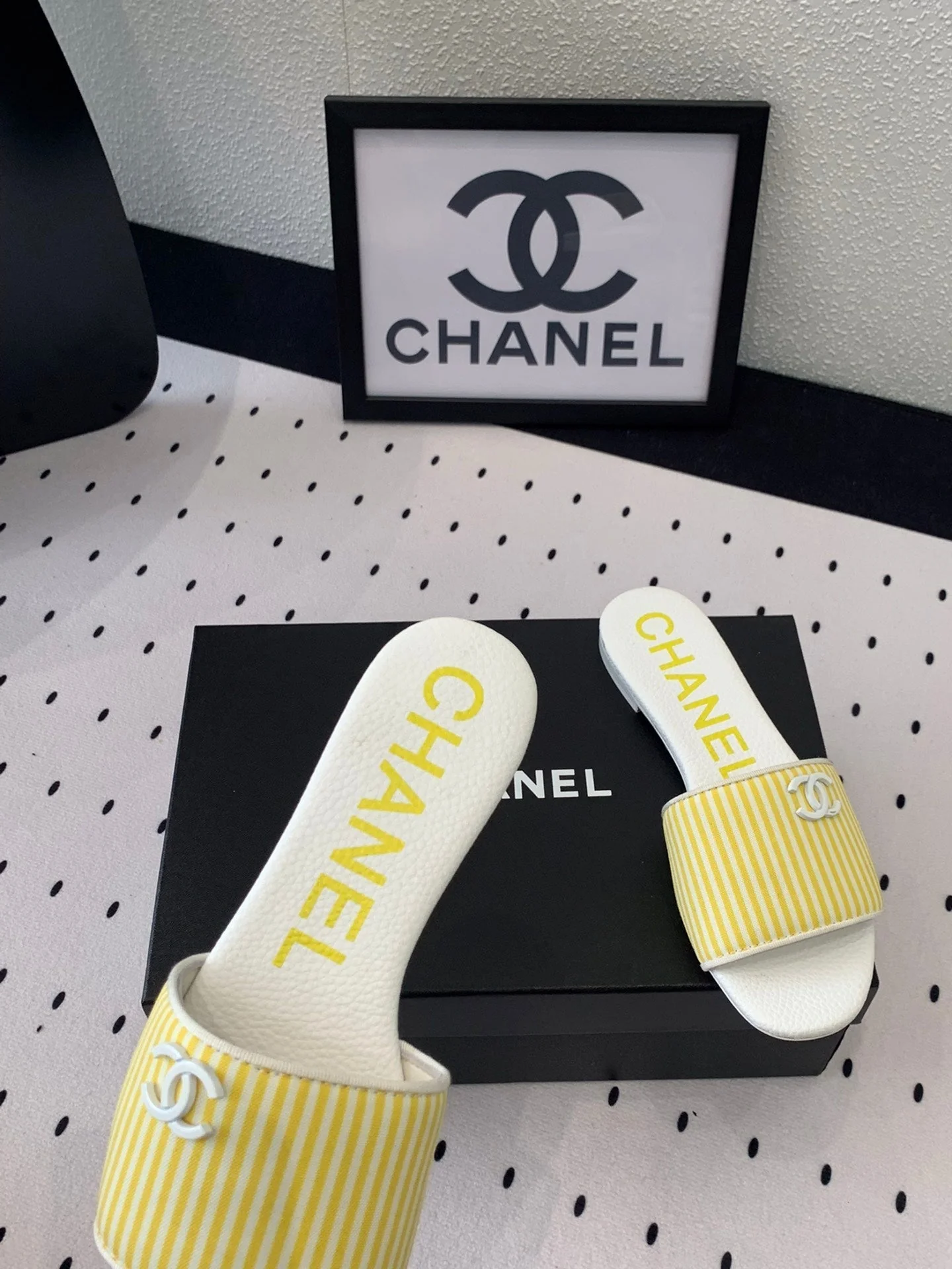 MULES yellow LAMBSKIN