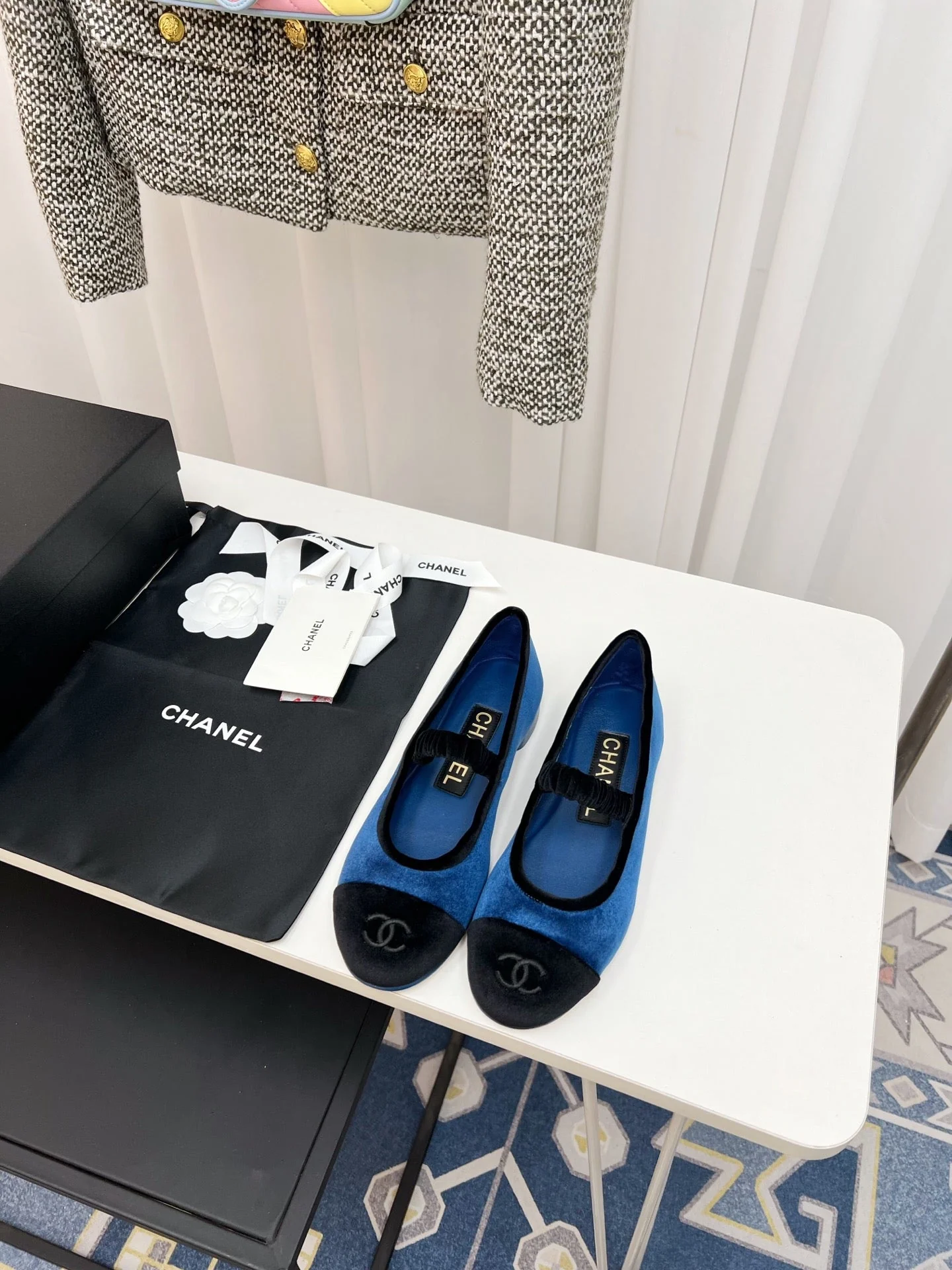 CC MARY JANE FLAT IN COBALT BLUE AND BLACK VELVET