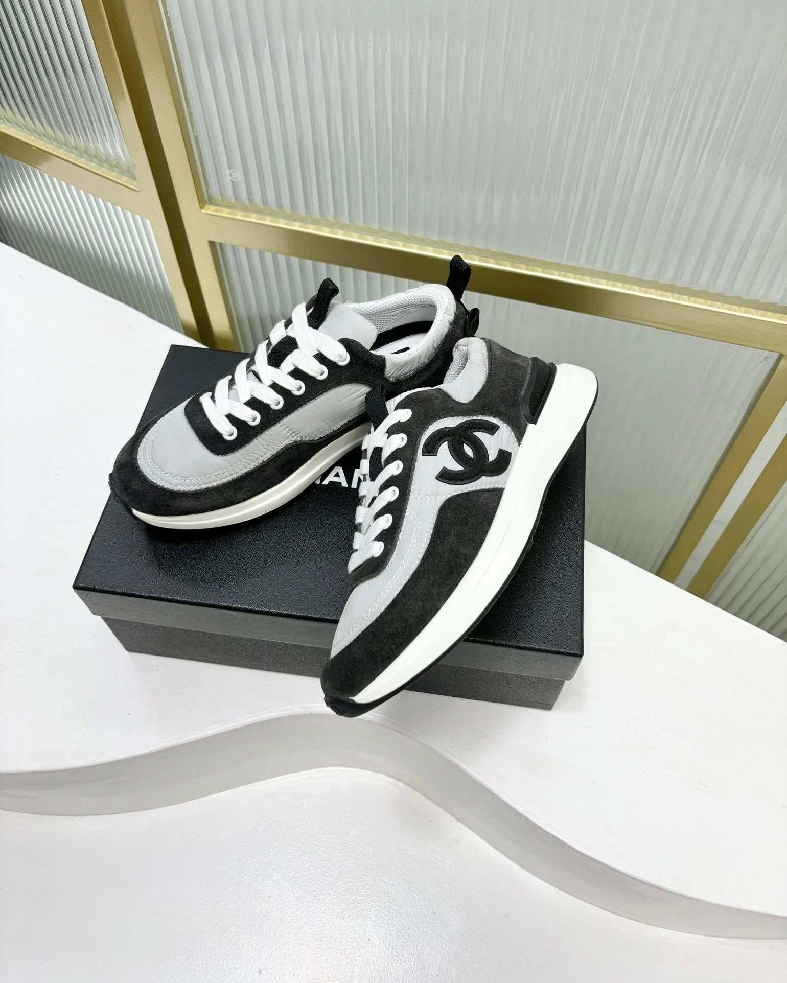SNEAKER IN BLACK MIX GREY SUEDE