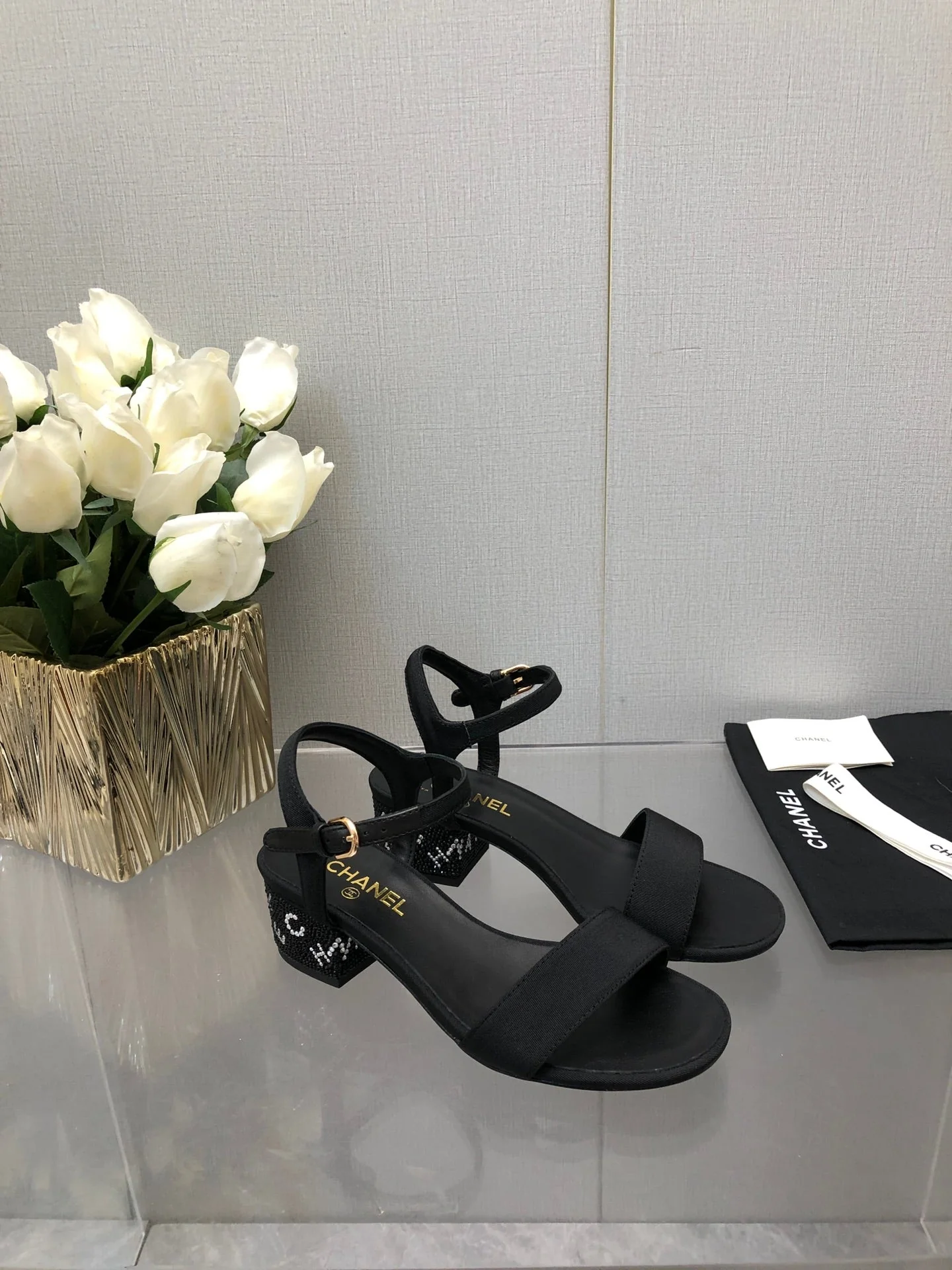 BLOCK HEEL WITH CRYSTAL 5 CM SANDAL IN BLACK FABRIC