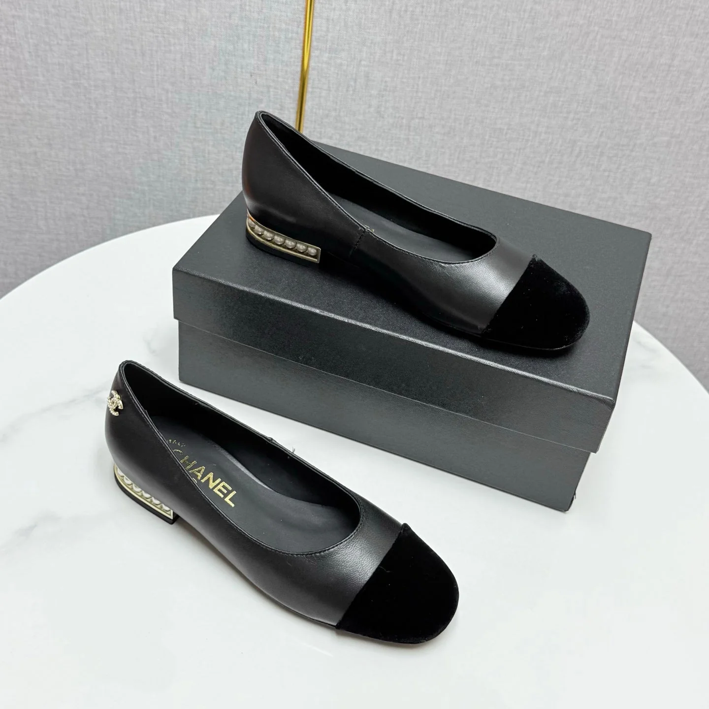 CC BALLET FLATS 25S IN BLACK LAMBSKIN AND SUEDE WITH PEARL HEEL