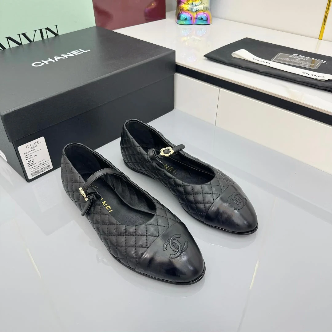 CC MARY JANE FLAT 25S IN BLACK LAMBSKIN EMBOSSED LOGO