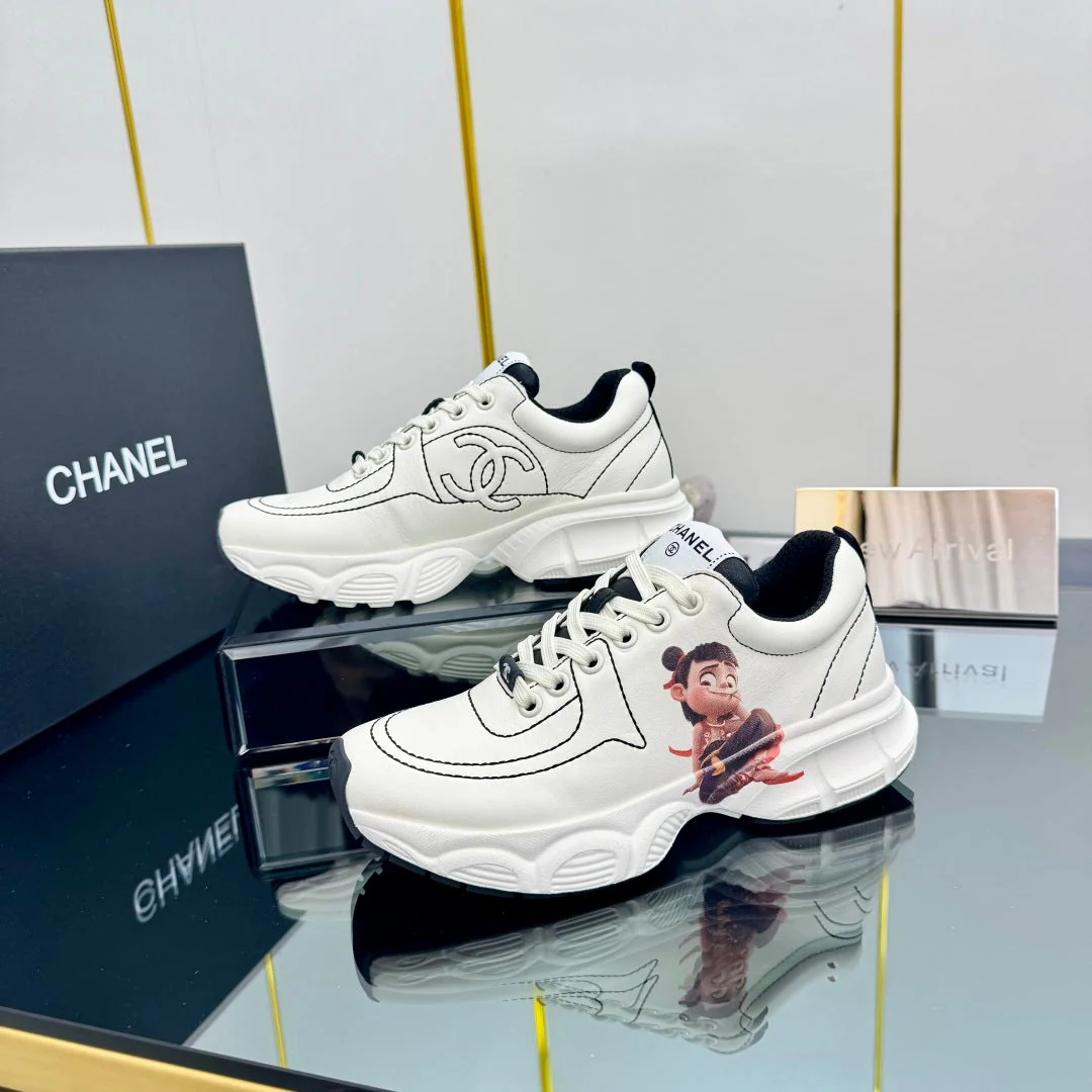 TRAINERS SNEAKER IN WHITE CALFSKIN WITH STICKER 238623