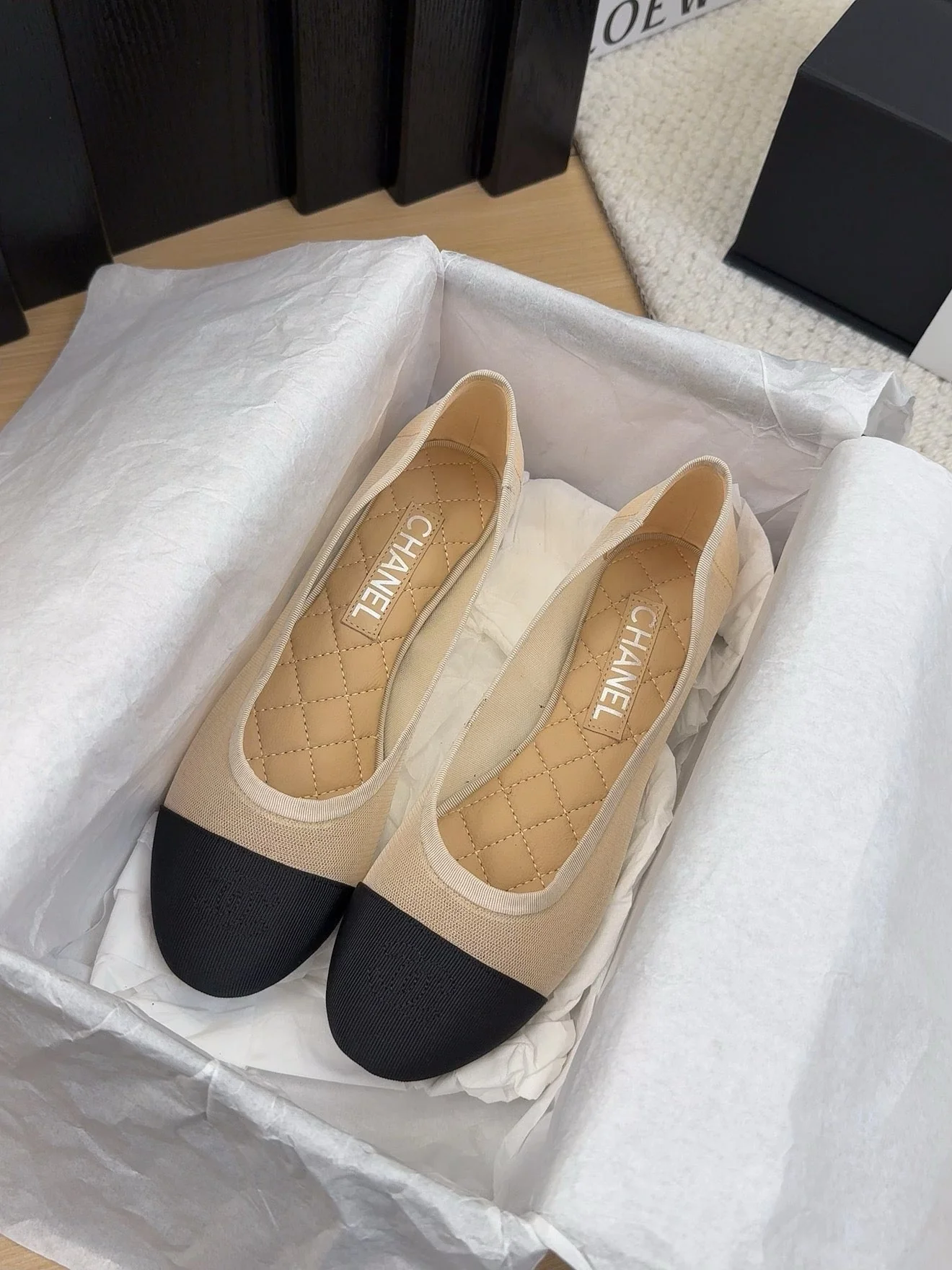 BALLET FLAT IN BLACK FABRIC AND BEIGE MESH