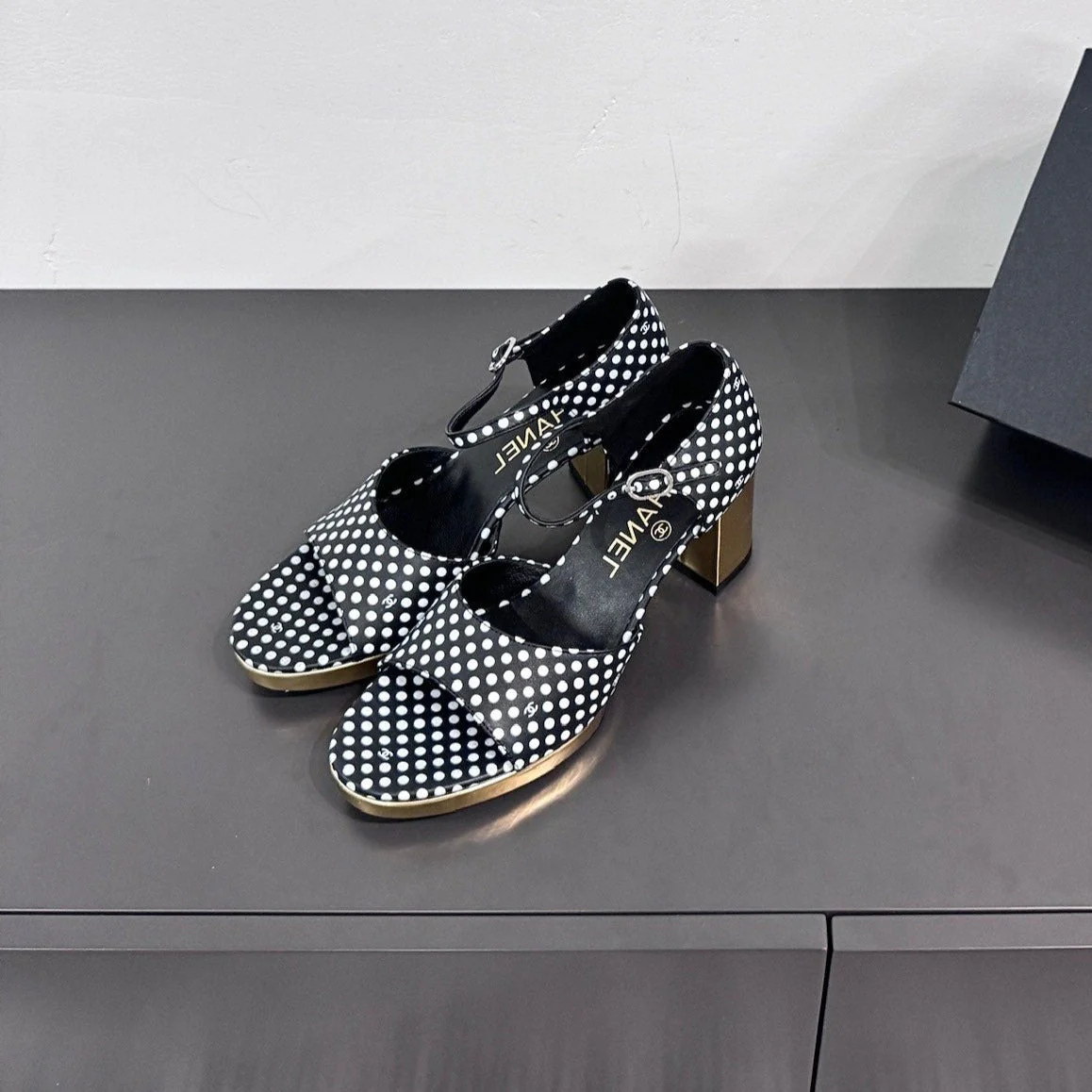 BLOCK HEEL SANDALS BLACK POLKA DOT SHEEPSKIN