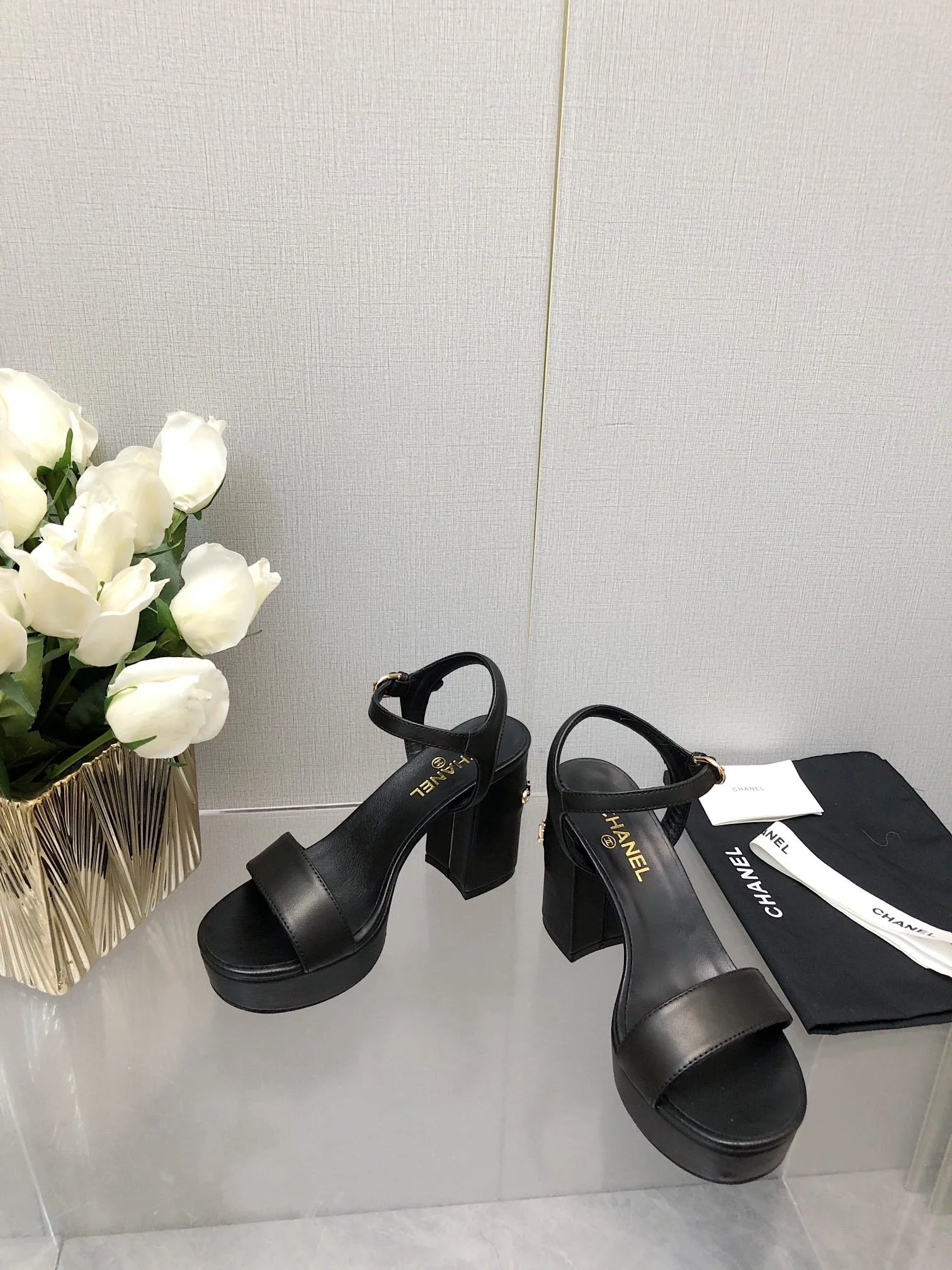 BLOCK HEEL 9 CM SANDAL IN BLACK LAMBSKIN