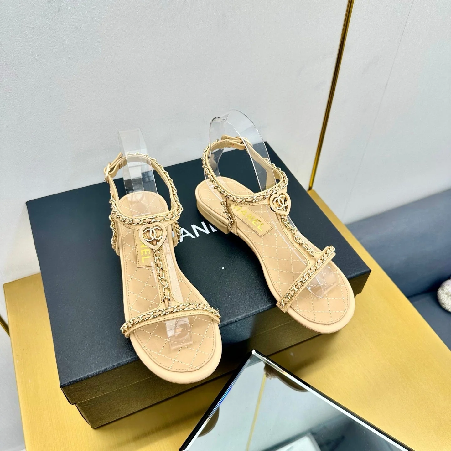 CC SANDAL 25S IN BEIGE CALFSKIN WITH GOLD HARDWARE