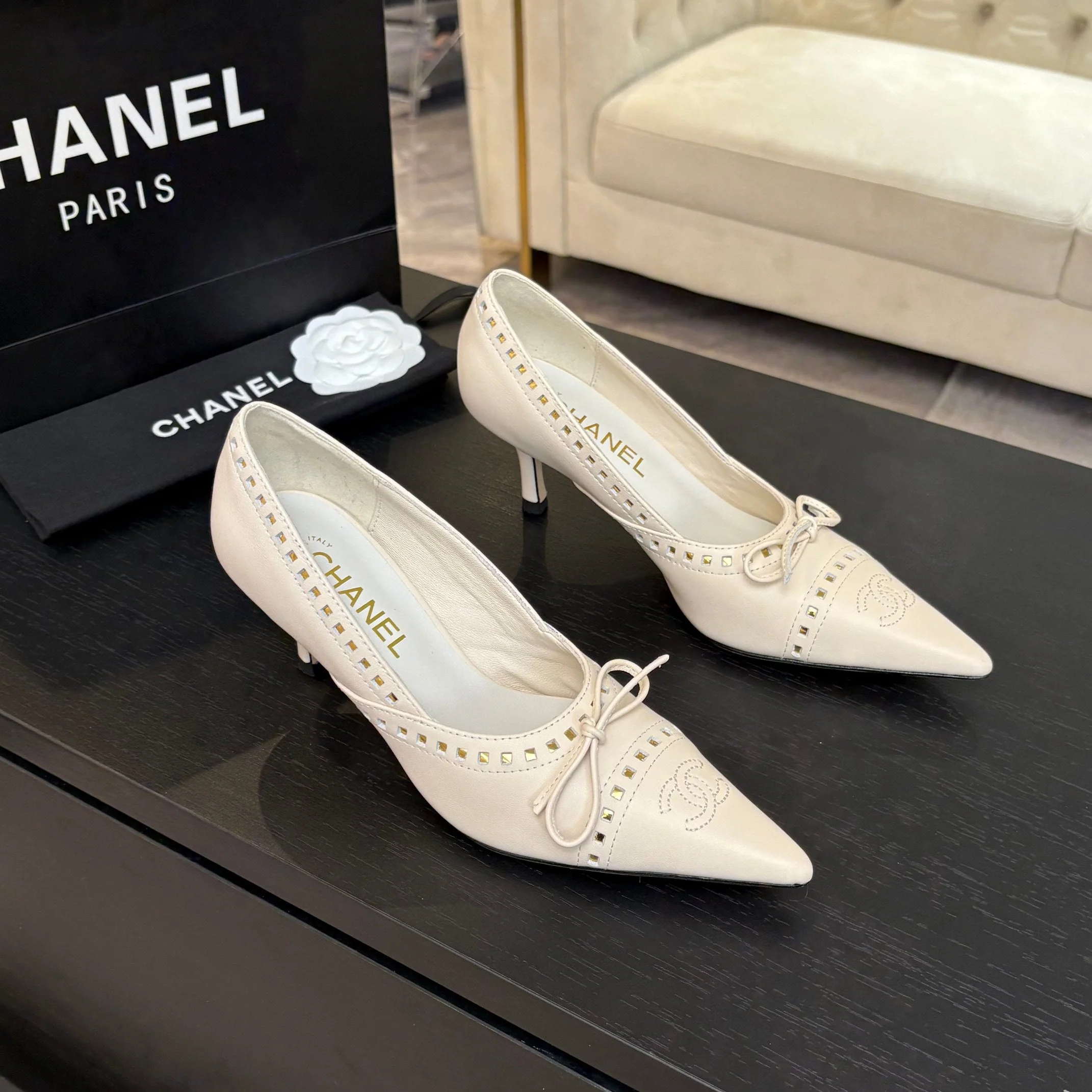 HIGH HEEL PUMP 65 MM IN WHITE CREAM LAMBSKIN