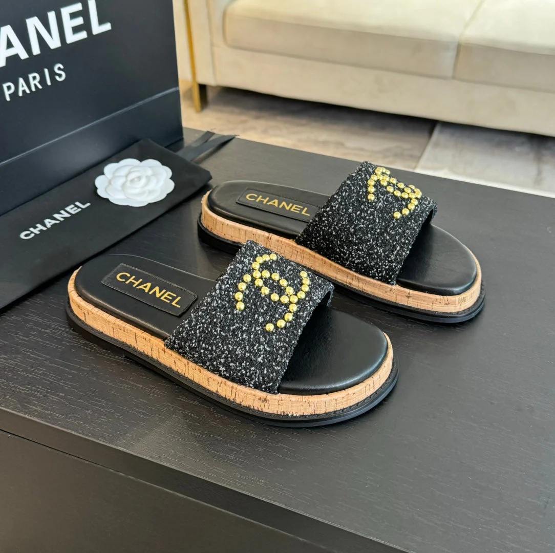 Double C Wood Grain Platform Slippers Black Wool