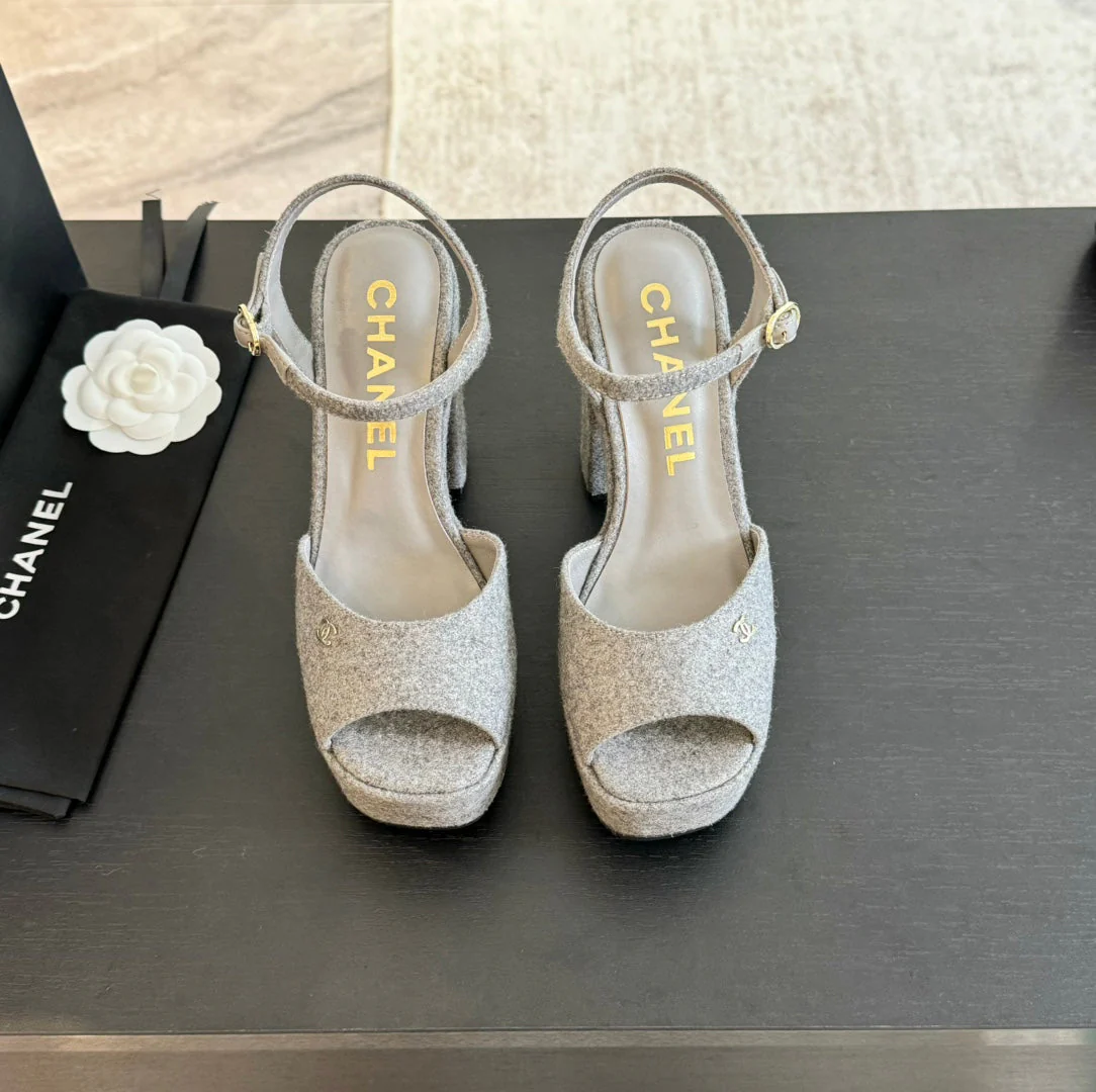HIGH HEEL PLATFORM SANDALS IN DOVE GRAY SUEDE