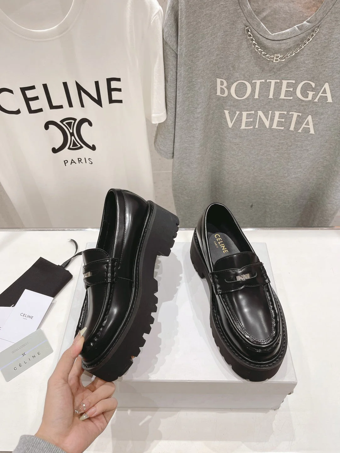 CHUNKY LOAFER IN BLACK POLISHED BULLSKIN