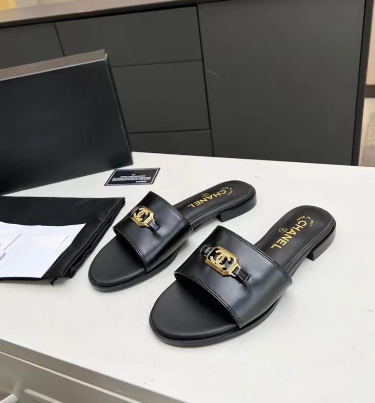 MULES NAVY BLUE SHINY CALFSKIN