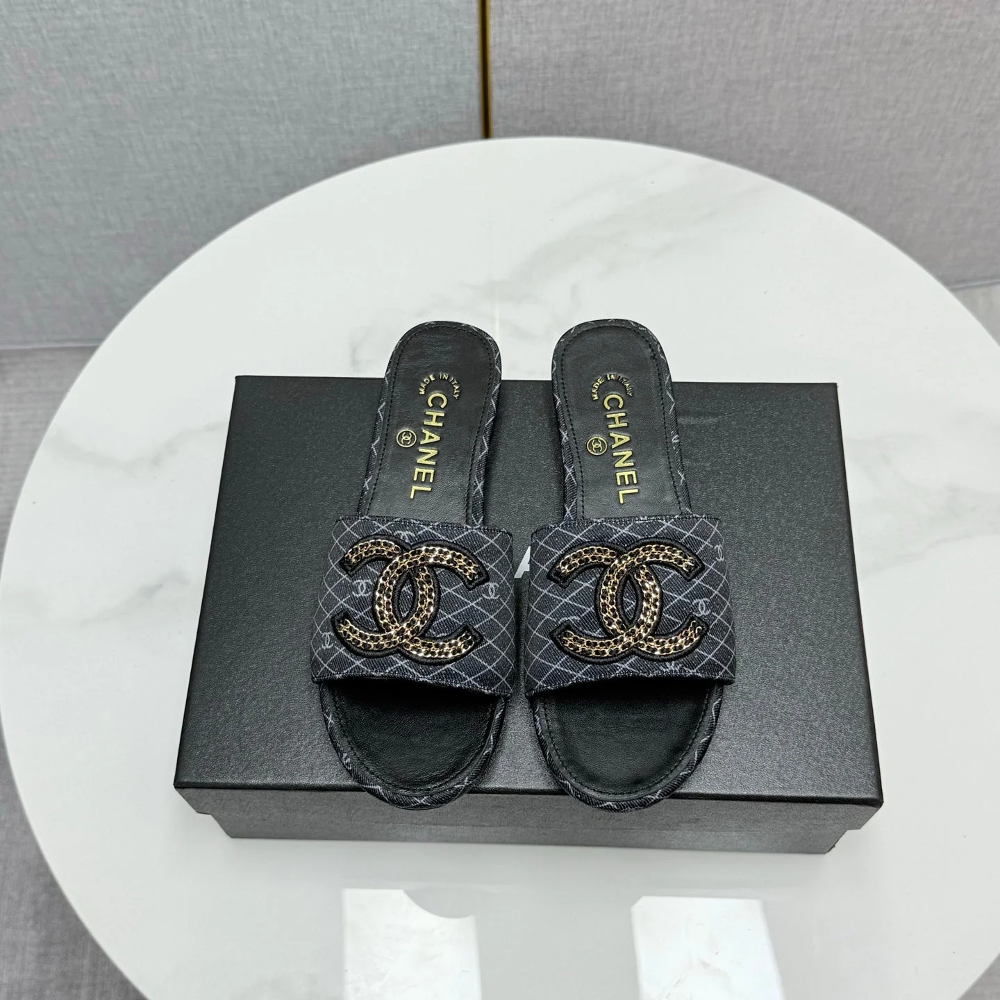 CC SLIDE SANDALS 25S IN BLACK DENIM AND CALFSKIN WITH LOGO