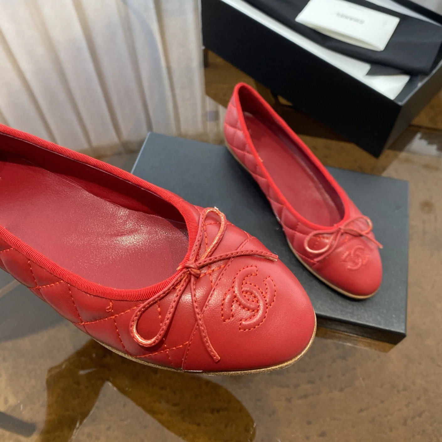 BALLET FLATS RED QUILTED LAMBSKIN