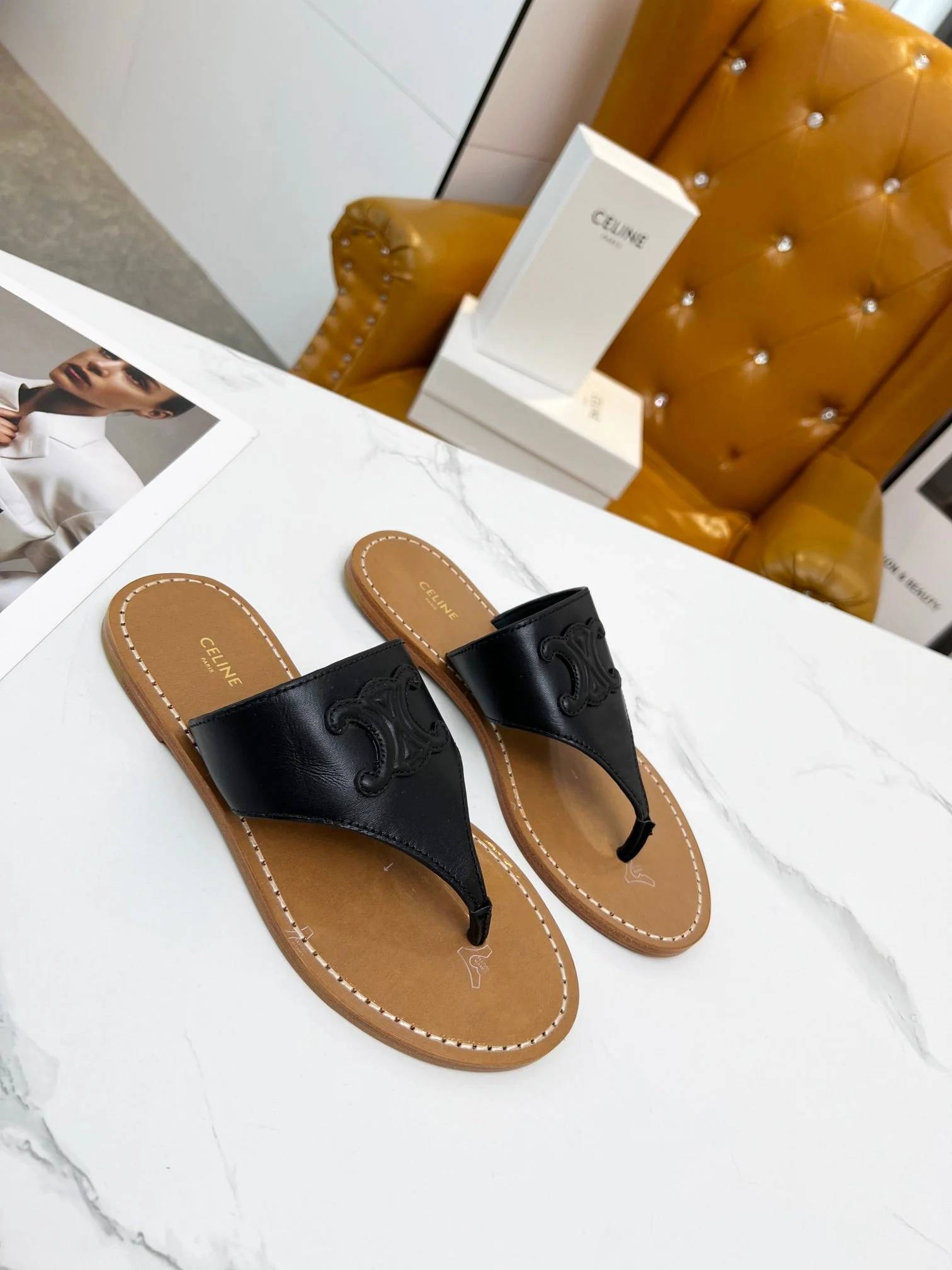 THONG MULE IN BLACK CALFSKIN