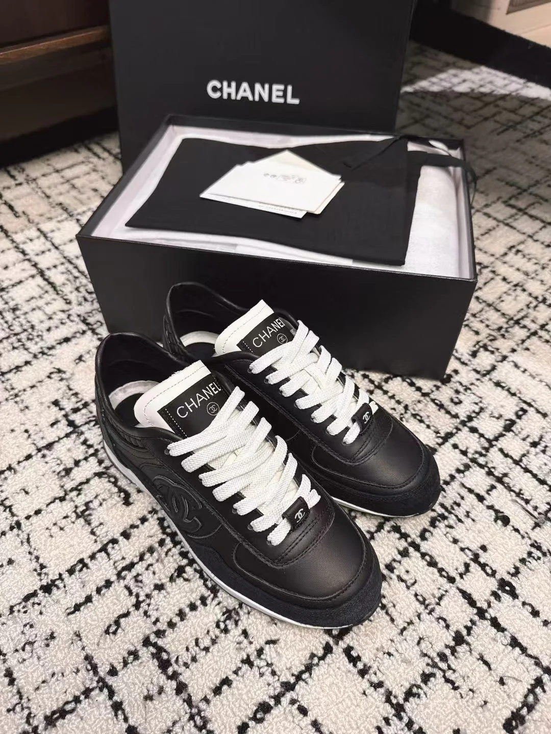 TRAINERS SNEAKER IN BLACK CALFSKIN AND SUEDE