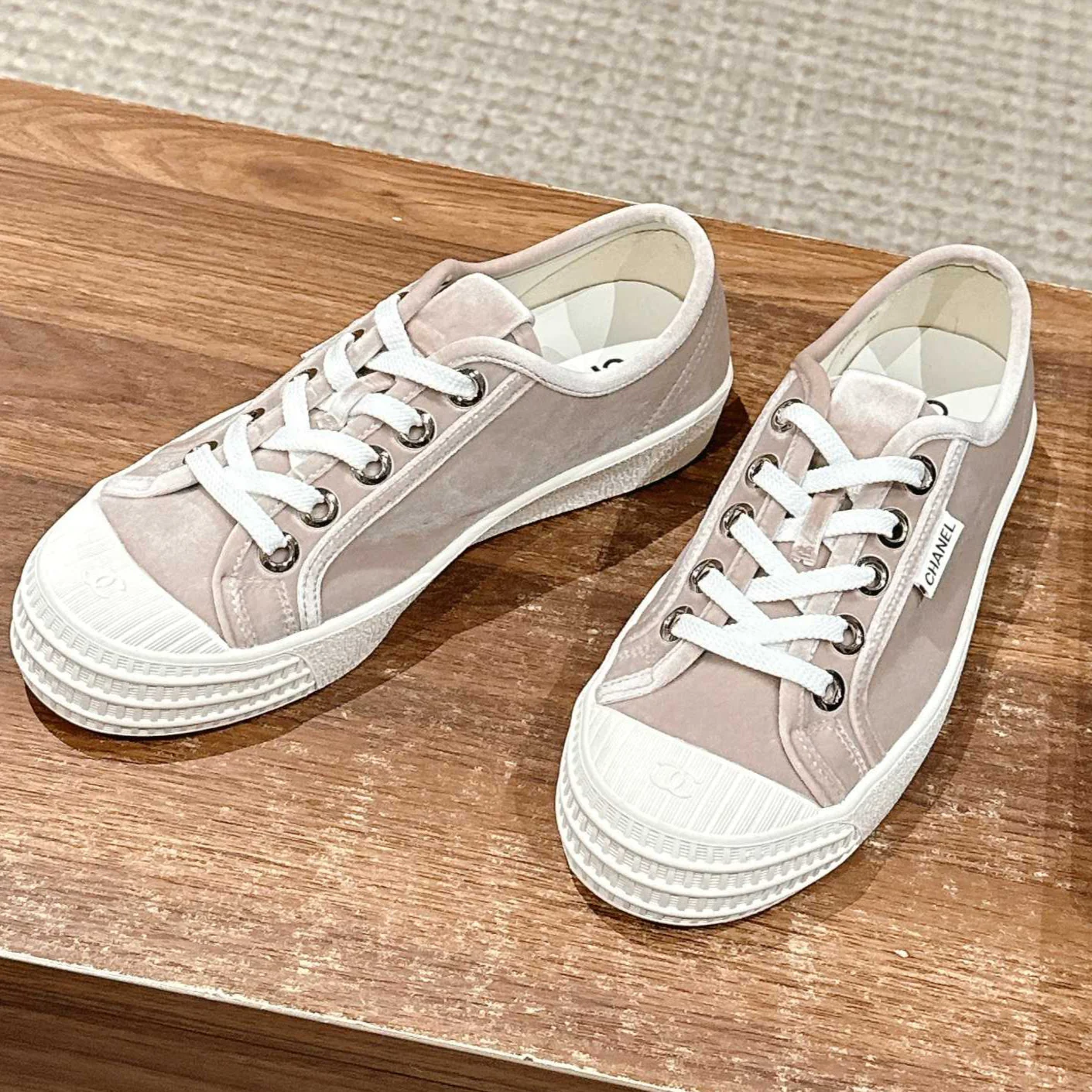 CONVERSE SNEAKER IN KHAKI BROWN VELVET