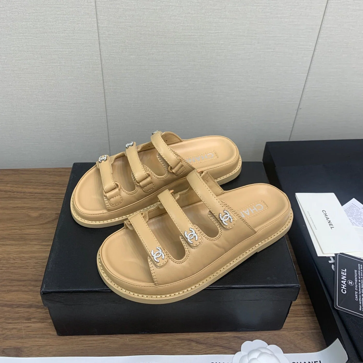 DAD SANDAL IN YELLOW CREAM LAMBSKIN MULE