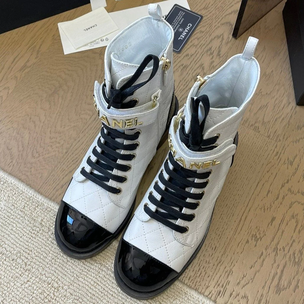 ALPHABET MARTIN BOOTS IN WHITE LAMBSKIN