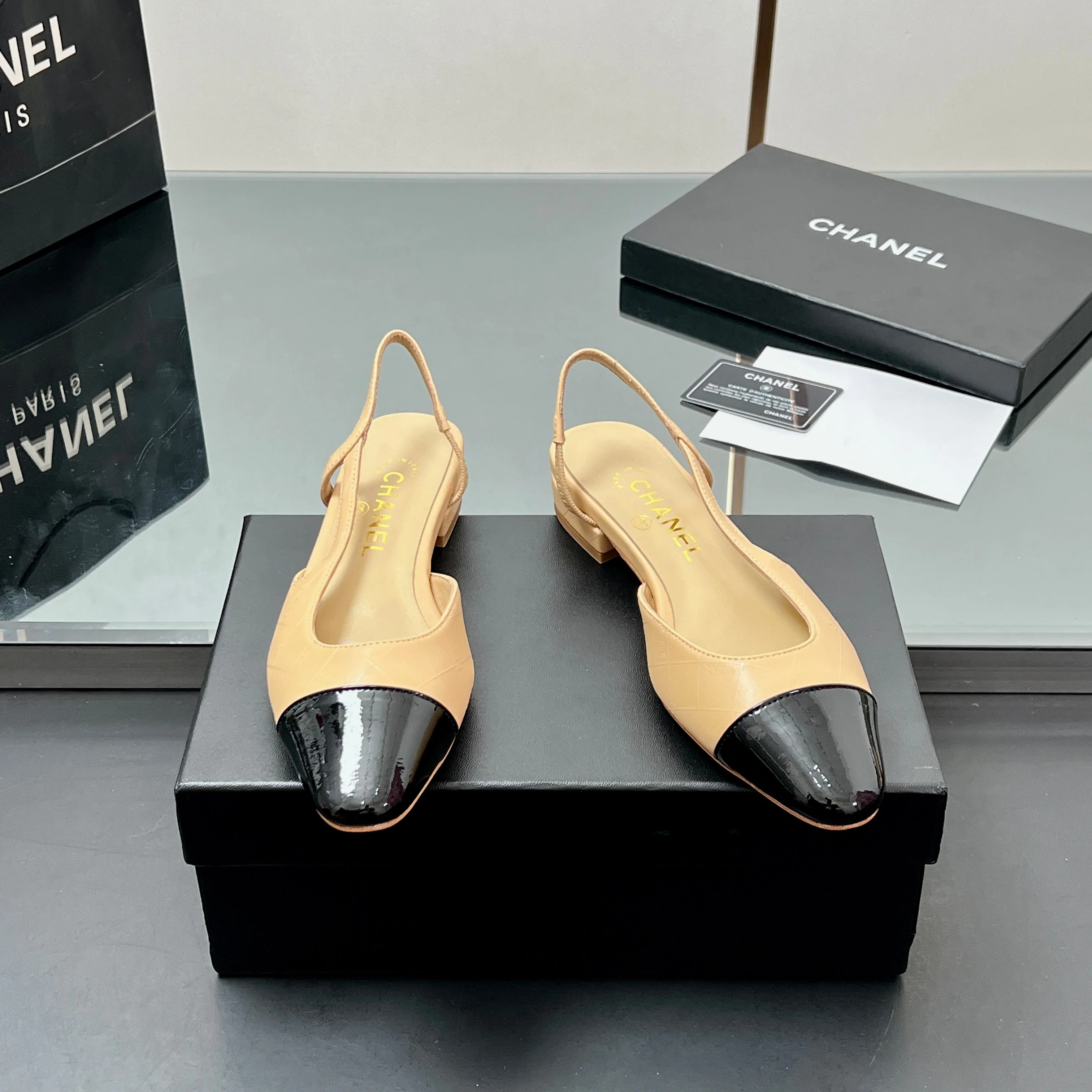 CC SLINGBACK 25S 25 MM IN BEIGE LAMBSKIN AND BLACK GLOSSY LEATHER WITH CHECK PATTERN
